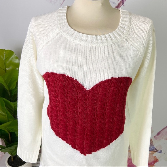 🌿VALENTINE heart sweater 🌿 - Picture 3 of 4